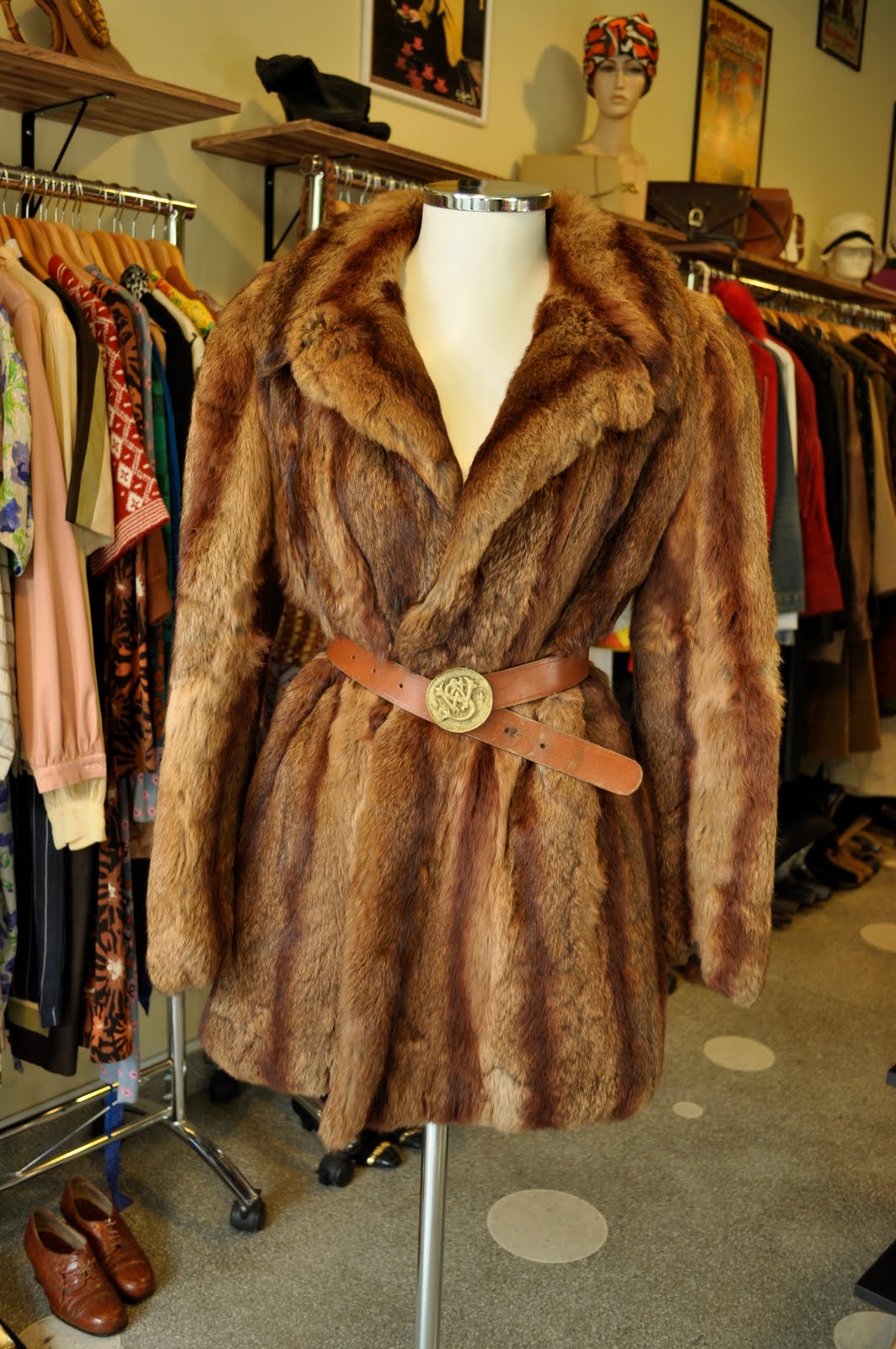 De outros carnavais Casaco de pele, tam M, R 460 VENDIDO!