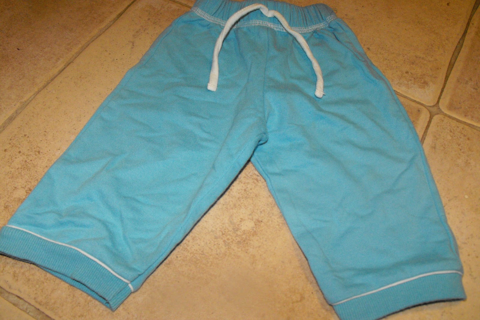 Casinha de Trapos 3 Calças tipo fato de treino azuis